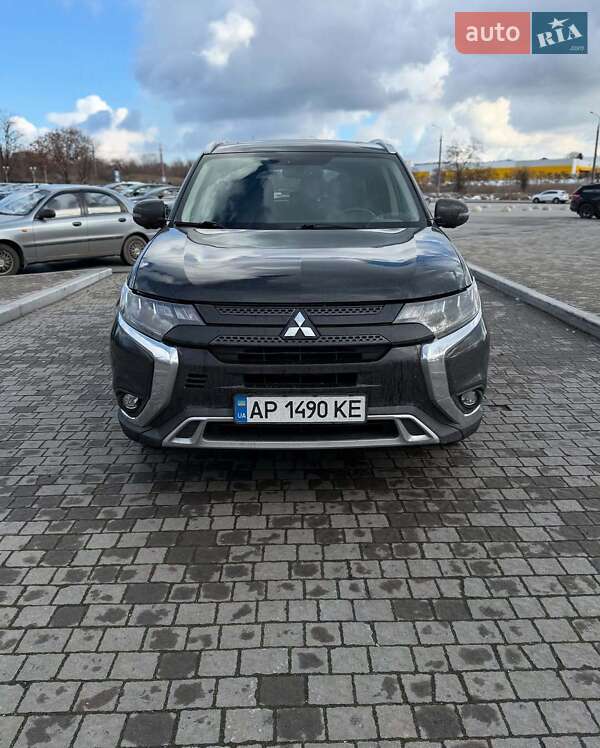 Внедорожник / Кроссовер Mitsubishi Outlander 2018 в Львове фото 2 Внедорожник / Кроссовер Mitsubishi Outlander 2018 в Львове