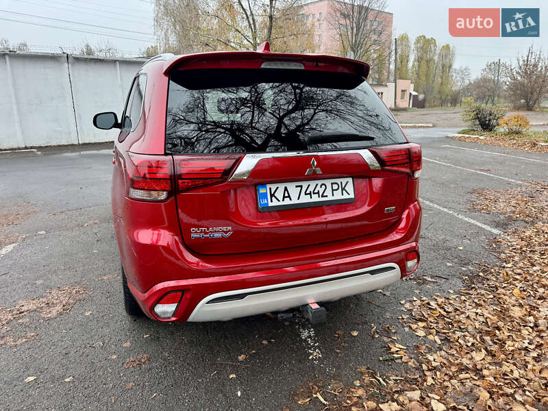 Позашляховик / Кросовер Mitsubishi Outlander 2021 в Черкасах