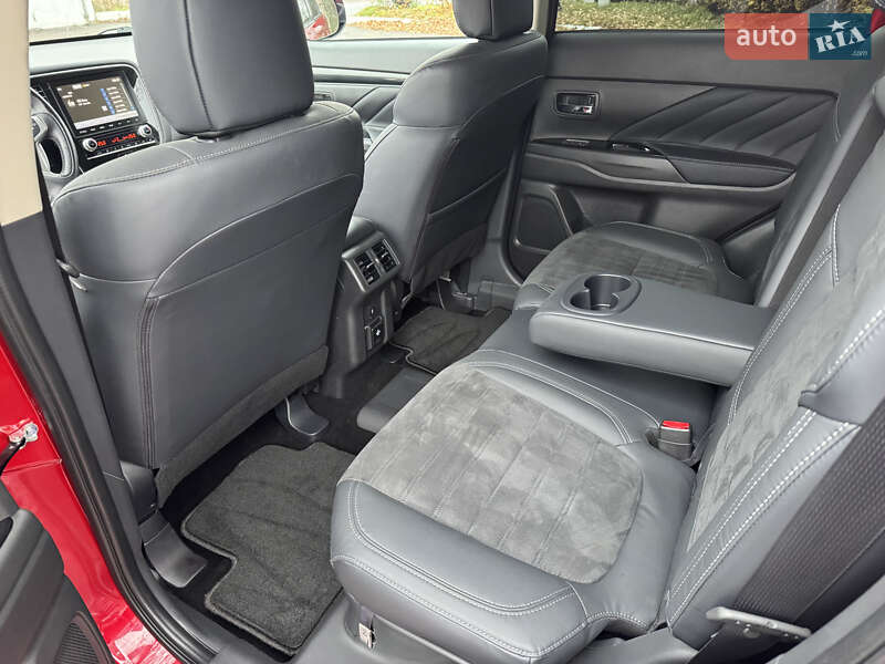 Позашляховик / Кросовер Mitsubishi Outlander 2021 в Черкасах