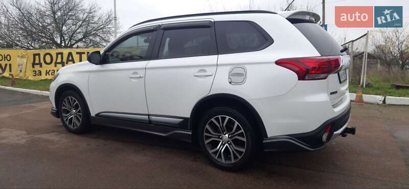 Позашляховик / Кросовер Mitsubishi Outlander 2015 в Житомирі фото 6 Позашляховик / Кросовер Mitsubishi Outlander 2015 в Житомирі