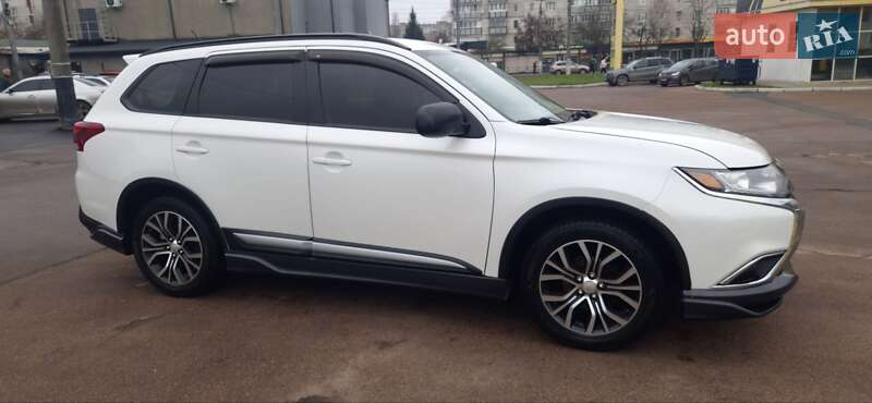 Позашляховик / Кросовер Mitsubishi Outlander 2015 в Житомирі фото 8 Позашляховик / Кросовер Mitsubishi Outlander 2015 в Житомирі