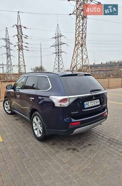 Внедорожник / Кроссовер Mitsubishi Outlander 2013 в Кривом Роге