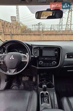 Внедорожник / Кроссовер Mitsubishi Outlander 2013 в Кривом Роге