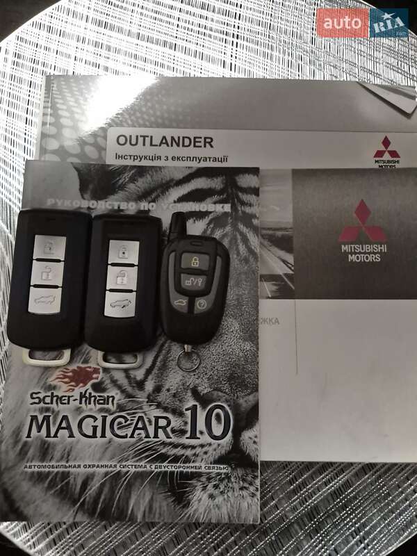 Внедорожник / Кроссовер Mitsubishi Outlander 2013 в Кривом Роге