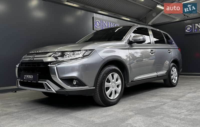 Mitsubishi Outlander 2020