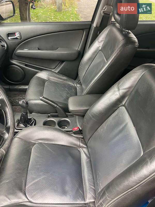 Внедорожник / Кроссовер Mitsubishi Outlander 2003 в Киеве фото 22 Внедорожник / Кроссовер Mitsubishi Outlander 2003 в Киеве