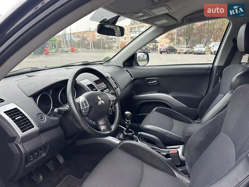 Позашляховик / Кросовер Mitsubishi Outlander 2011 в Луцьку фото 35 Позашляховик / Кросовер Mitsubishi Outlander 2011 в Луцьку