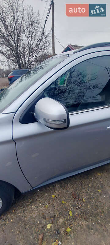 Внедорожник / Кроссовер Mitsubishi Outlander 2012 в Белгороде-Днестровском