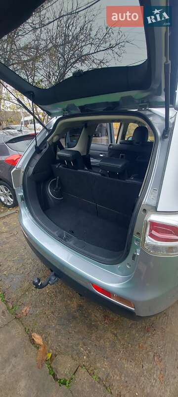 Внедорожник / Кроссовер Mitsubishi Outlander 2012 в Белгороде-Днестровском