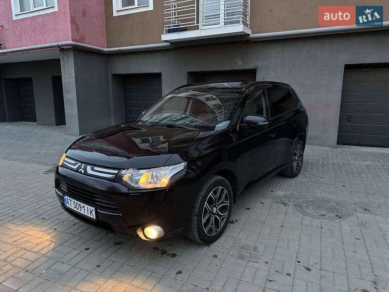 Внедорожник / Кроссовер Mitsubishi Outlander 2013 в Ивано-Франковске фото 2 Внедорожник / Кроссовер Mitsubishi Outlander 2013 в Ивано-Франковске