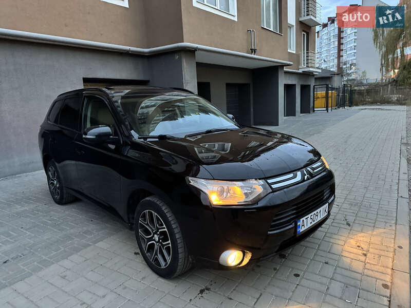 Внедорожник / Кроссовер Mitsubishi Outlander 2013 в Ивано-Франковске фото 9 Внедорожник / Кроссовер Mitsubishi Outlander 2013 в Ивано-Франковске