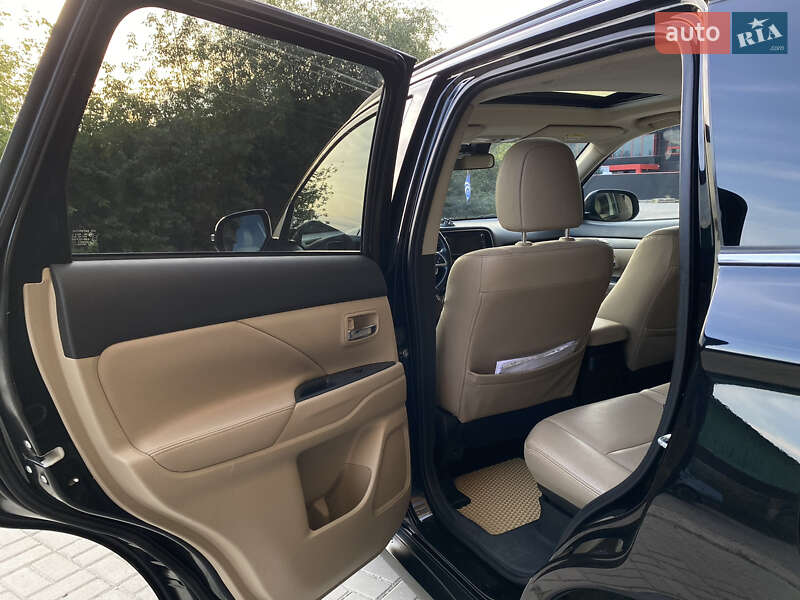 Внедорожник / Кроссовер Mitsubishi Outlander 2013 в Ивано-Франковске фото 45 Внедорожник / Кроссовер Mitsubishi Outlander 2013 в Ивано-Франковске