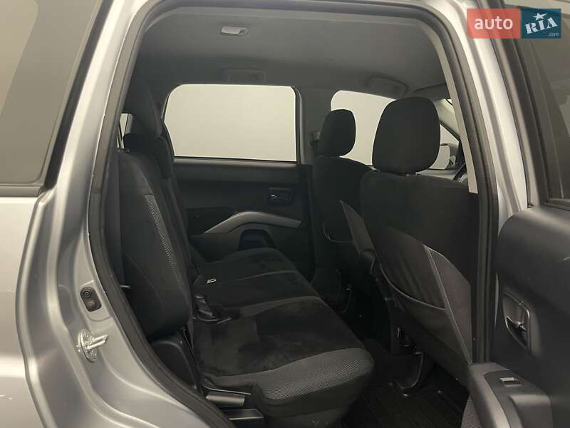 Внедорожник / Кроссовер Mitsubishi Outlander 2009 в Киеве