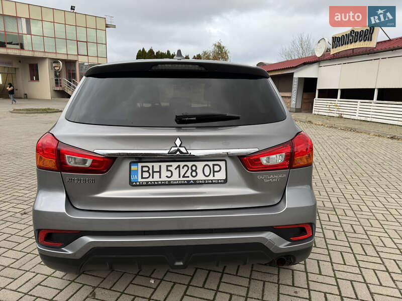 Внедорожник / Кроссовер Mitsubishi Outlander 2019 в Запорожье