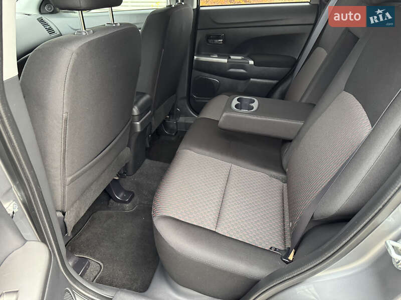 Внедорожник / Кроссовер Mitsubishi Outlander 2019 в Запорожье