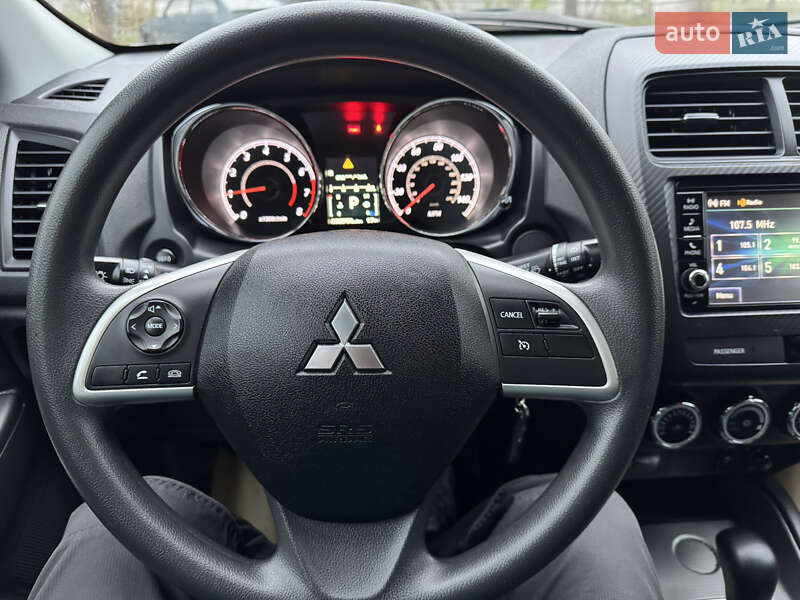 Внедорожник / Кроссовер Mitsubishi Outlander 2019 в Запорожье
