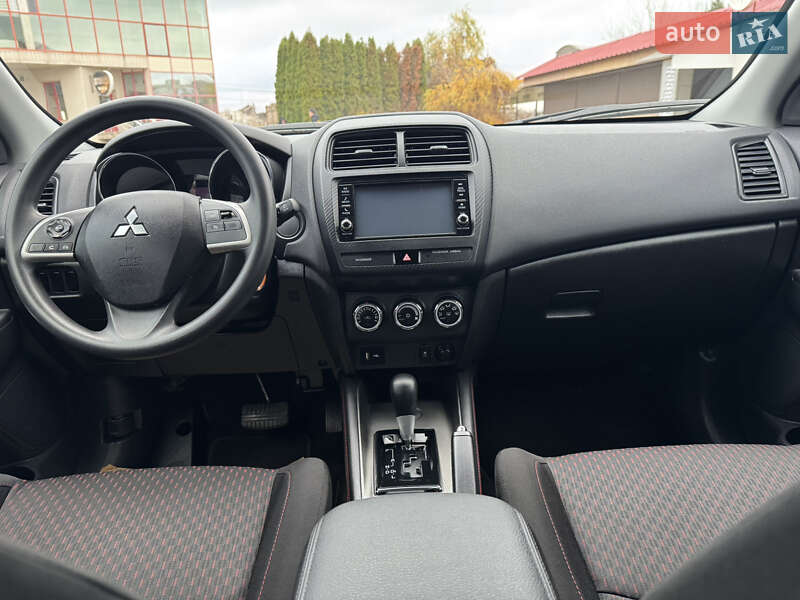 Внедорожник / Кроссовер Mitsubishi Outlander 2019 в Запорожье