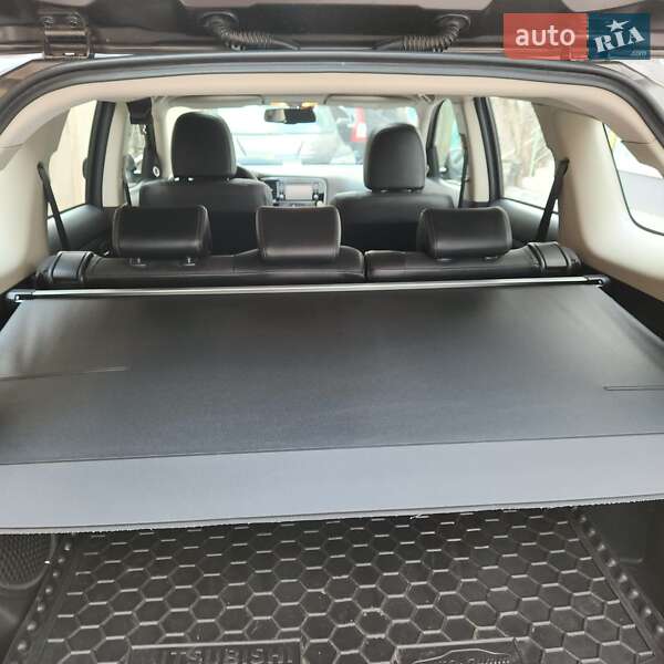 Внедорожник / Кроссовер Mitsubishi Outlander 2017 в Одессе