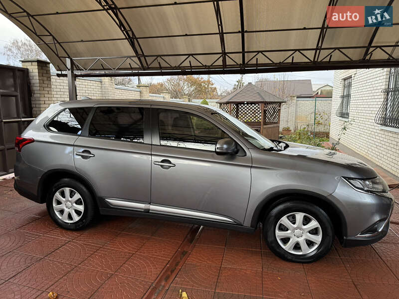 Внедорожник / Кроссовер Mitsubishi Outlander 2019 в Сумах фото 3 Внедорожник / Кроссовер Mitsubishi Outlander 2019 в Сумах