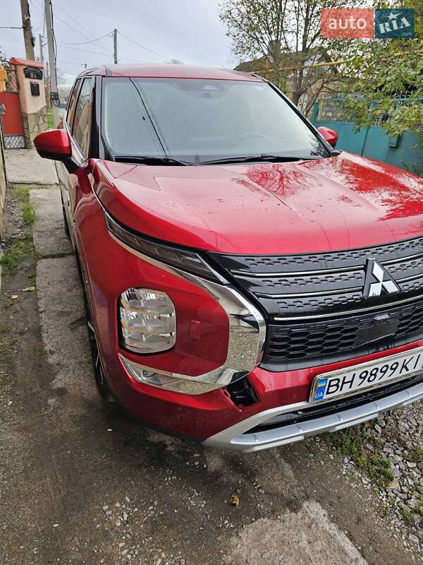 Mitsubishi Outlander 2023