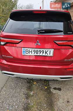 Позашляховик / Кросовер Mitsubishi Outlander 2023 в Одесі