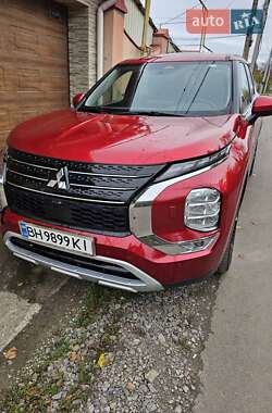 Позашляховик / Кросовер Mitsubishi Outlander 2023 в Одесі