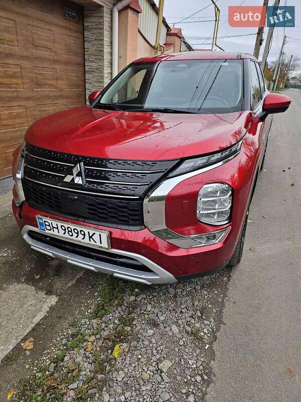 Внедорожник / Кроссовер Mitsubishi Outlander 2023 в Одессе фото 17 Внедорожник / Кроссовер Mitsubishi Outlander 2023 в Одессе