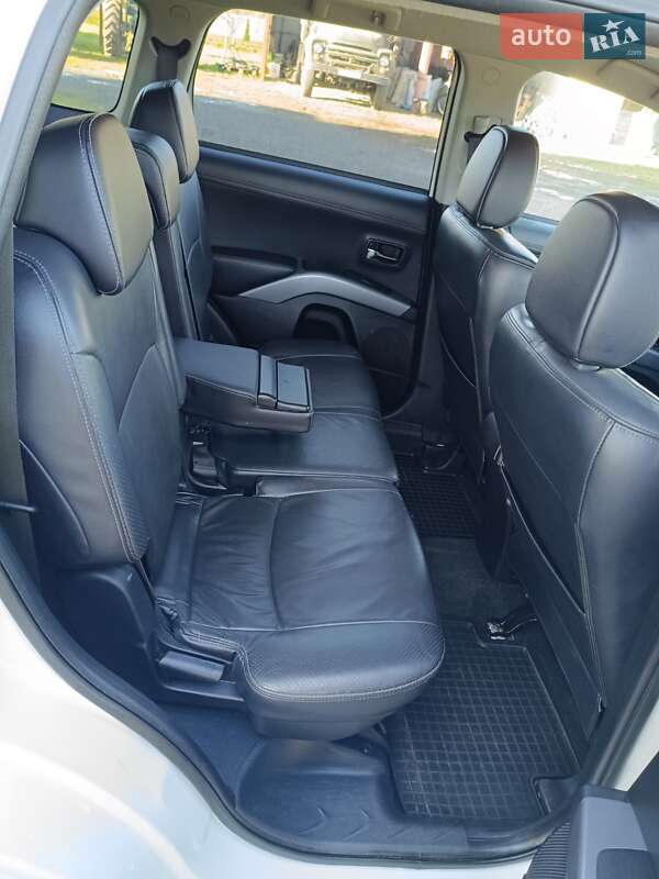 Позашляховик / Кросовер Mitsubishi Outlander 2011 в Шептицькому