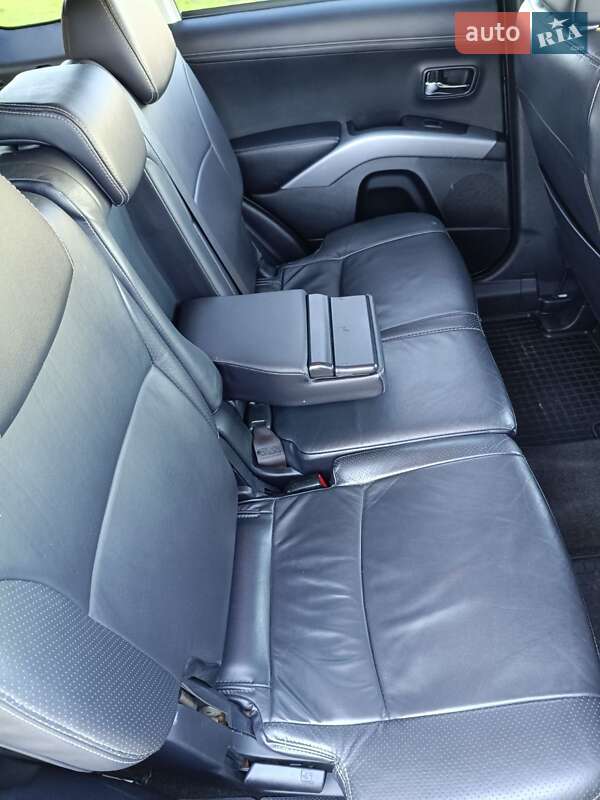 Позашляховик / Кросовер Mitsubishi Outlander 2011 в Шептицькому