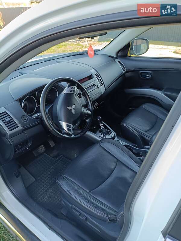 Позашляховик / Кросовер Mitsubishi Outlander 2011 в Шептицькому