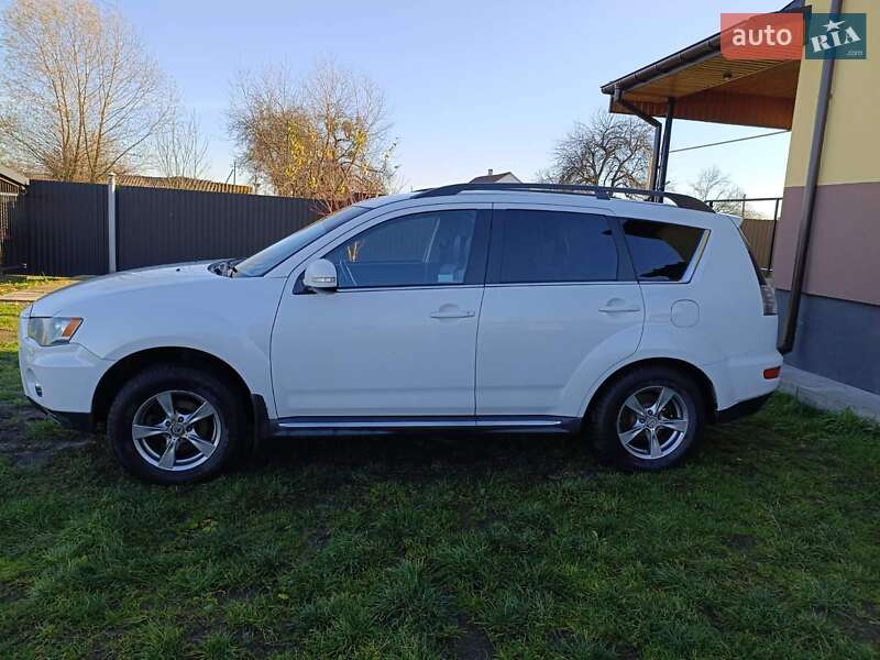 Позашляховик / Кросовер Mitsubishi Outlander 2011 в Шептицькому