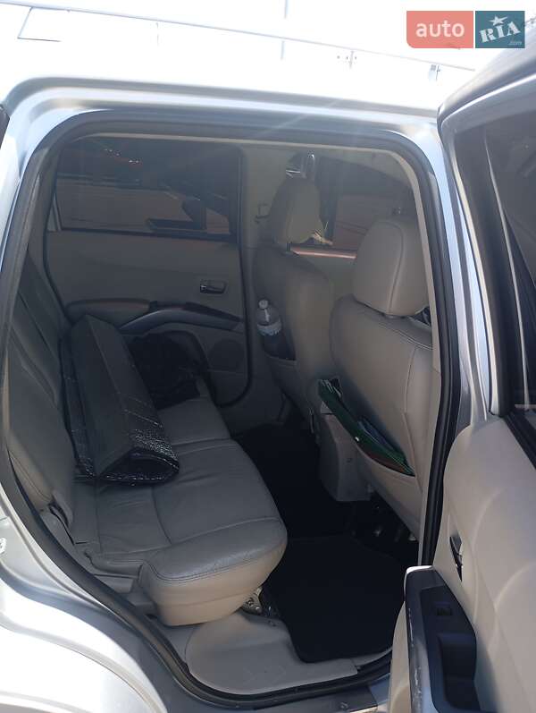 Позашляховик / Кросовер Mitsubishi Outlander 2008 в Києві