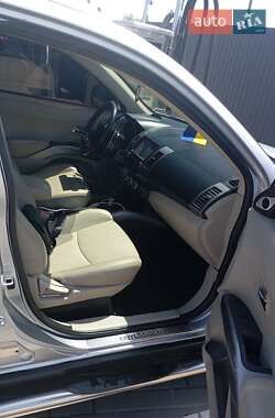 Внедорожник / Кроссовер Mitsubishi Outlander 2008 в Киеве