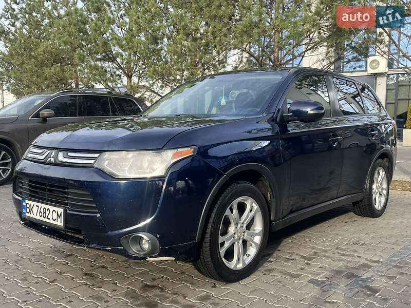 Позашляховик / Кросовер Mitsubishi Outlander 2015 в Рівному фото 3 Позашляховик / Кросовер Mitsubishi Outlander 2015 в Рівному