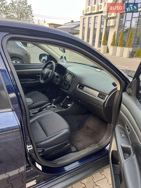 Позашляховик / Кросовер Mitsubishi Outlander 2015 в Рівному фото 16 Позашляховик / Кросовер Mitsubishi Outlander 2015 в Рівному