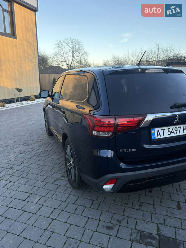 Внедорожник / Кроссовер Mitsubishi Outlander 2015 в Ивано-Франковске