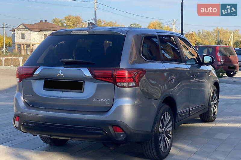 Внедорожник / Кроссовер Mitsubishi Outlander 2019 в Киеве фото 11 Внедорожник / Кроссовер Mitsubishi Outlander 2019 в Киеве