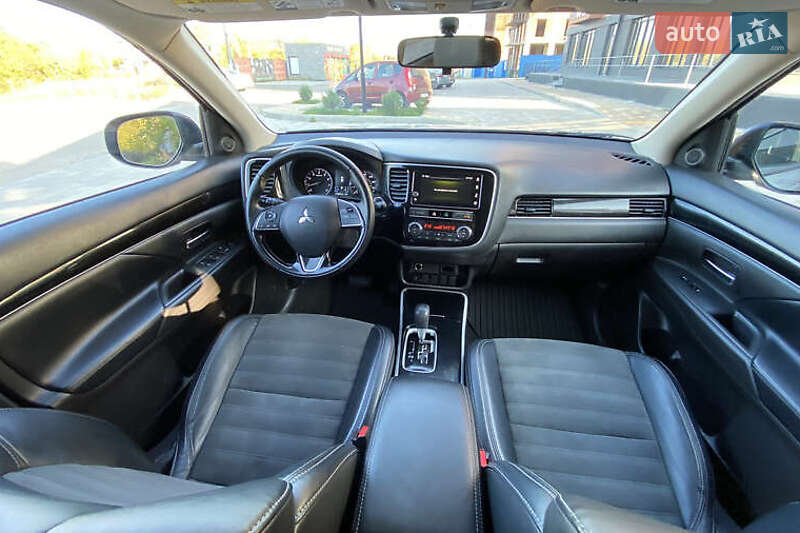 Внедорожник / Кроссовер Mitsubishi Outlander 2019 в Киеве фото 6 Внедорожник / Кроссовер Mitsubishi Outlander 2019 в Киеве