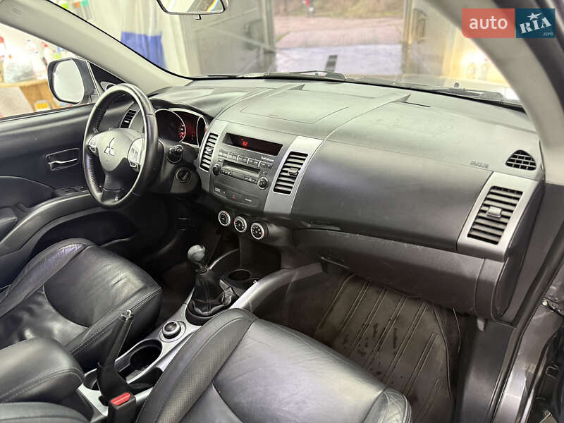 Позашляховик / Кросовер Mitsubishi Outlander 2008 в Кременці