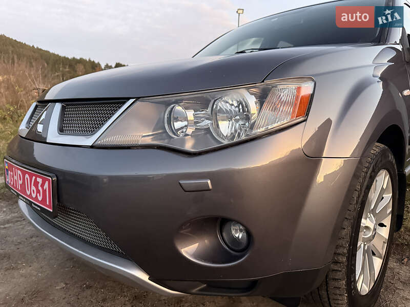 Позашляховик / Кросовер Mitsubishi Outlander 2008 в Кременці