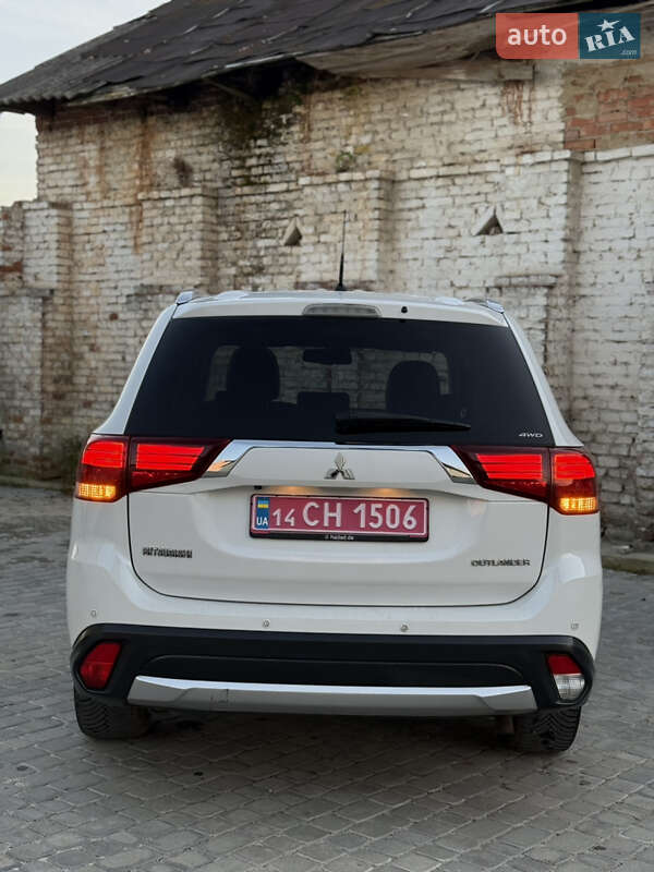 Внедорожник / Кроссовер Mitsubishi Outlander 2016 в Самборе фото 27 Внедорожник / Кроссовер Mitsubishi Outlander 2016 в Самборе