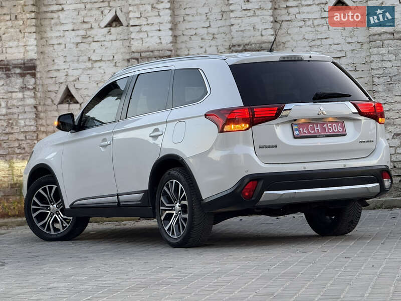 Внедорожник / Кроссовер Mitsubishi Outlander 2016 в Самборе фото 32 Внедорожник / Кроссовер Mitsubishi Outlander 2016 в Самборе