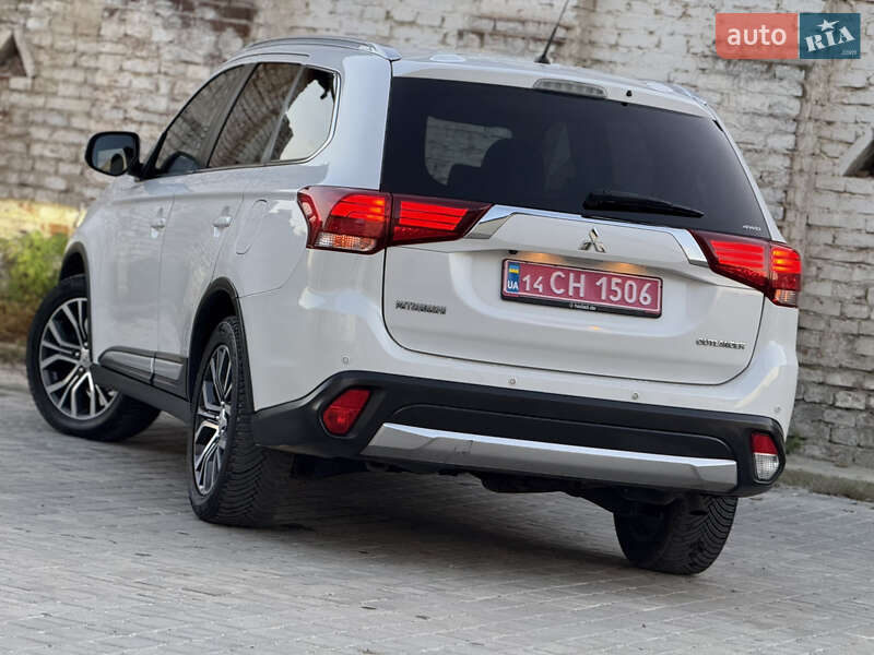Внедорожник / Кроссовер Mitsubishi Outlander 2016 в Самборе фото 35 Внедорожник / Кроссовер Mitsubishi Outlander 2016 в Самборе