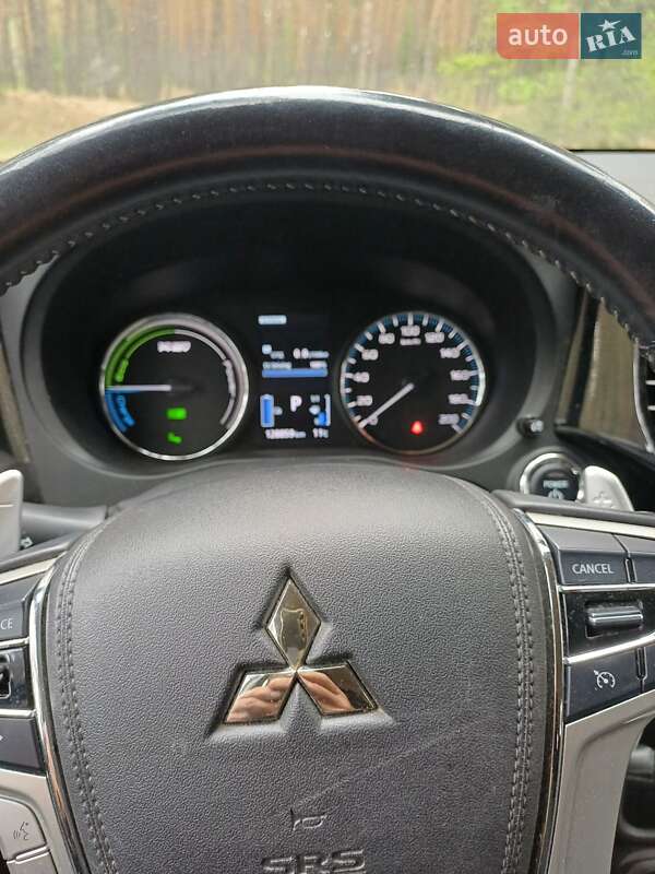 Внедорожник / Кроссовер Mitsubishi Outlander 2017 в Киеве фото 2 Внедорожник / Кроссовер Mitsubishi Outlander 2017 в Киеве