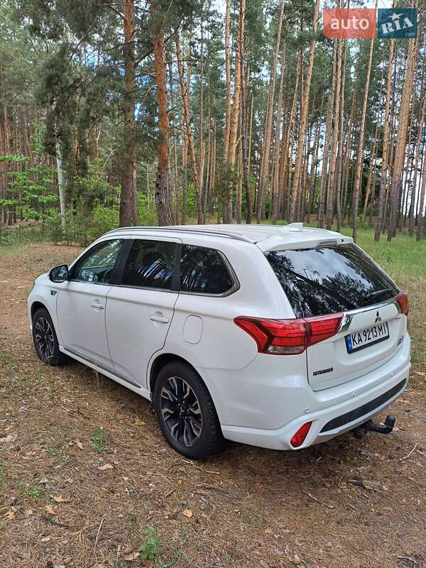 Внедорожник / Кроссовер Mitsubishi Outlander 2017 в Киеве фото 7 Внедорожник / Кроссовер Mitsubishi Outlander 2017 в Киеве