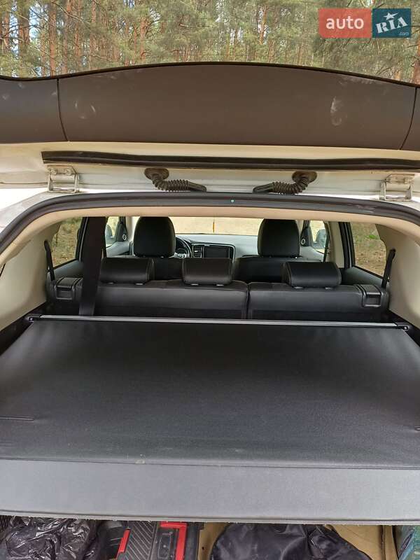 Внедорожник / Кроссовер Mitsubishi Outlander 2017 в Киеве фото 16 Внедорожник / Кроссовер Mitsubishi Outlander 2017 в Киеве