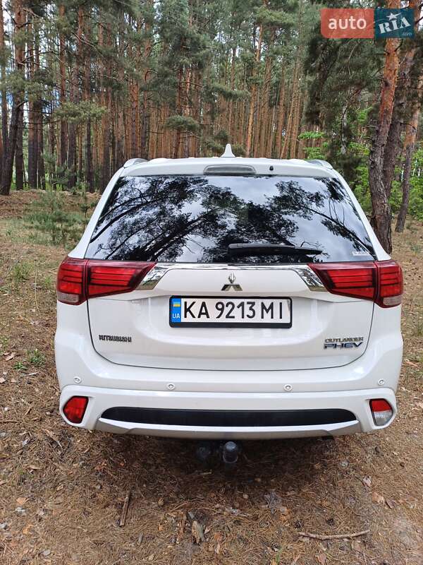 Внедорожник / Кроссовер Mitsubishi Outlander 2017 в Киеве фото 17 Внедорожник / Кроссовер Mitsubishi Outlander 2017 в Киеве