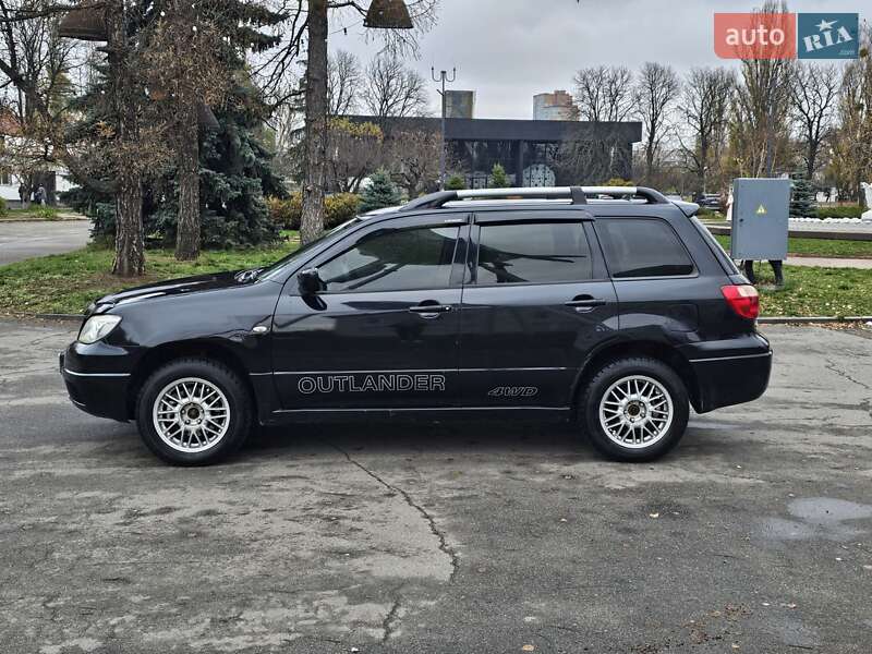 Внедорожник / Кроссовер Mitsubishi Outlander 2007 в Киеве
