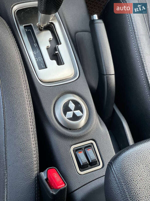 Внедорожник / Кроссовер Mitsubishi Outlander 2014 в Киеве