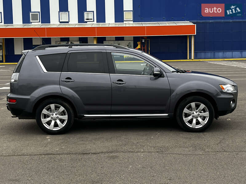 Внедорожник / Кроссовер Mitsubishi Outlander 2012 в Луцке фото 9 Внедорожник / Кроссовер Mitsubishi Outlander 2012 в Луцке